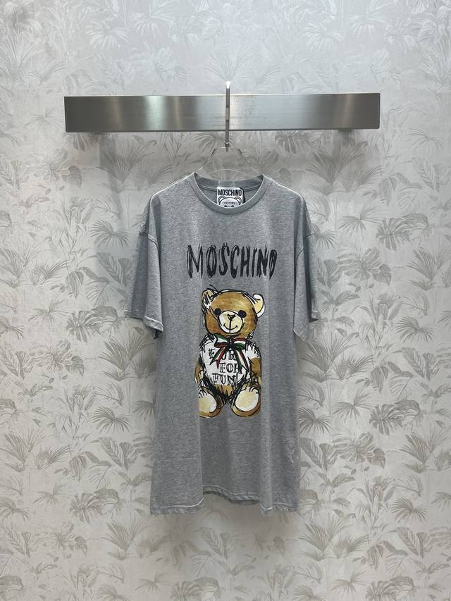 Moschino 24春夏 专柜火爆系列 经典小熊图案t恤 原版完美复刻款 百搭款式一眼就爱上的款 减龄显瘦单品 四色三码 Size S-M-L